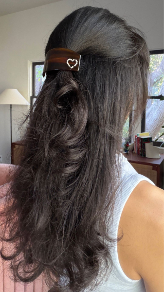 Allure senior commerce director Shanna Shipin wearing the Emi Jay Ponytail Barrette